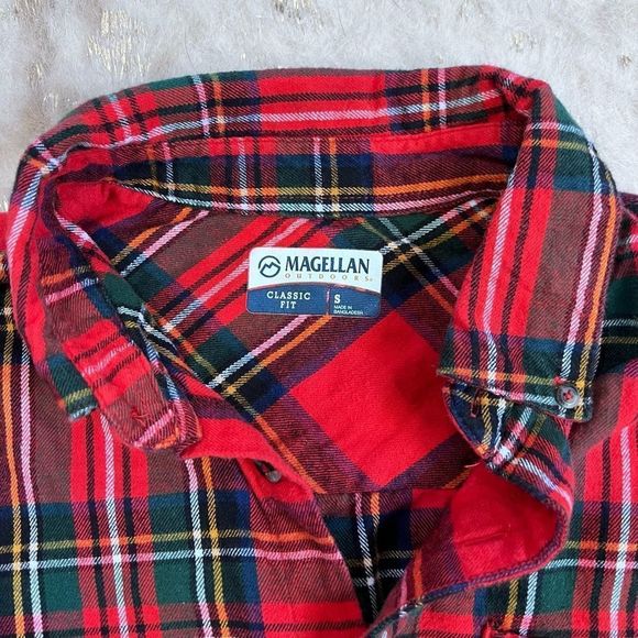 Magellan Classic Fit Plaid Button Down Shirt EUC Small 💗 - Picture 2 of 6